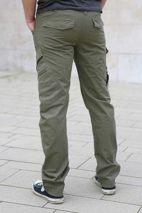 Hose Adven Slim Fit oliv